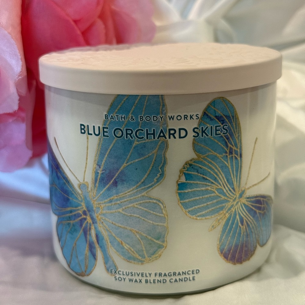 Bath & Body Works Blue Orchard Skies Soy Candle with Butterfly Design NWT
